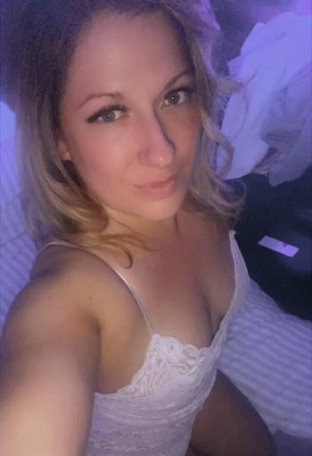 olivia, 40 Caucasian/White female escort, Abbotsford